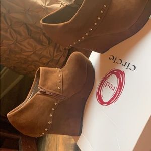 Brown wedge booty shoe